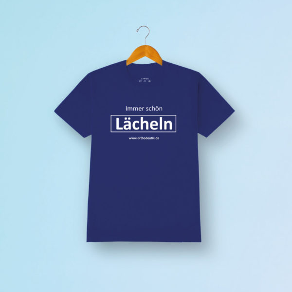 Immer Schoen Laecheln On Tshirt Blau